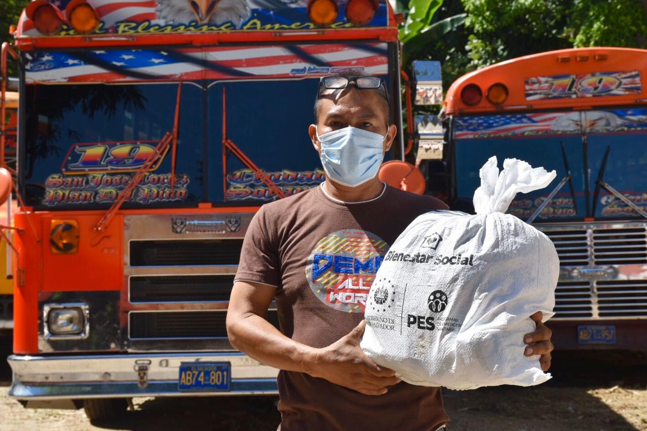 Gobierno entrega paquetes alimentarios a transportistas de la ruta 19 en Ciudad Delgado gobierno-entrega-paquetes-alimentarios-a-transportistas-de-la-ruta-19-en-ciudad-delgado